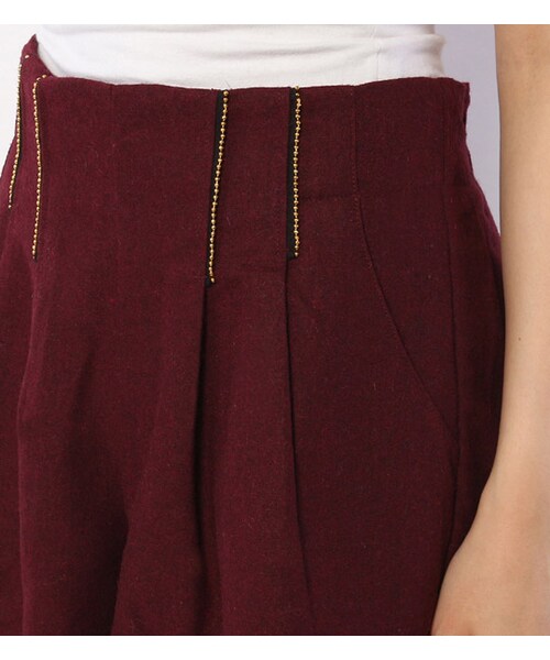 PAGEBOY（ページボーイ）の「ボールチェーンタックフレアキュロット（パンツ・レディース・チャコールグレー/ダークレッド/グリーン/ブラック系/ネイビー）」の8枚目の写真