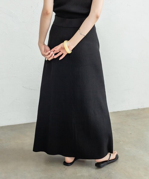 mystic（ミスティック）の「リブニットフレアスカート（スカート・レディース・アイボリー/イエロー/オレンジ/ピンク/ブラック・1/2）」の2枚目の写真