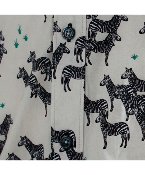 One deux boo（ワンドゥーブー）の「メンズサイズロングスリーブシャツ（シマウマ柄）（トップス・キッズ・ベージュ・メンズM/メンズL）」の6枚目の写真