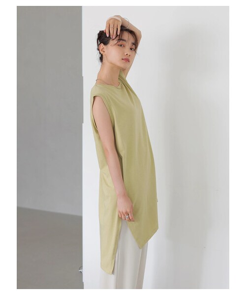 AMERICAN HOLIC（アメリカンホリック）の「前後差ノースリーブカットチュニック（トップス・オフホワイト/チャコールグレー/グレーベージュ/ライトグリーン・M/L）」の11枚目の写真