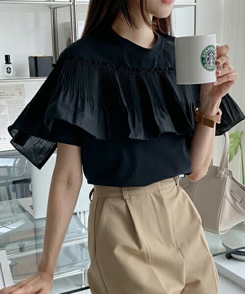 DHOLIC（ディーホリック）の「プリーツポイントTシャツ・全2色・b65419（Tシャツ/カットソー・レディース・ホワイト/ブラック・ONESIZE）」の2枚目の写真