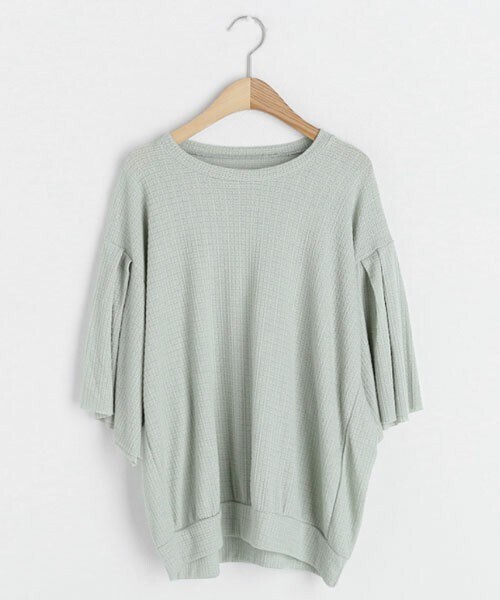 DHOLIC（ディーホリック）の「タックフレアスリーブニット（Tシャツ/カットソー・レディース・ホワイト/ベージュ/ブラック/グリーン・ONESIZE）」の4枚目の写真