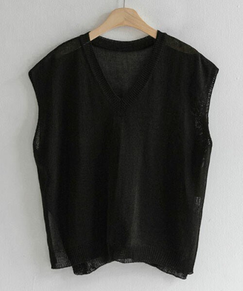 DHOLIC STYLE（ディーホリックスタイル）の「[justone] サイドスリットシアーニットベスト（ベスト・レディース・グリーン/ブラウン/ベージュ/ブラック/ホワイト・ONESIZE）」の3枚目の写真
