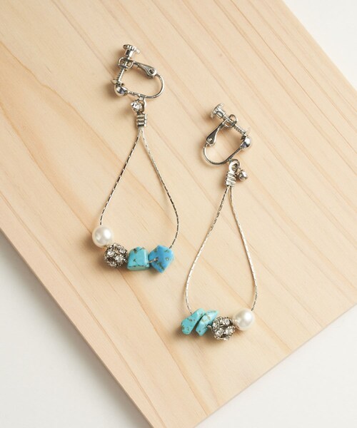 3coins（3coins）の「ターコイズパールイヤリング（イヤリング・シルバー/ゴールド・0）」の2枚目の写真