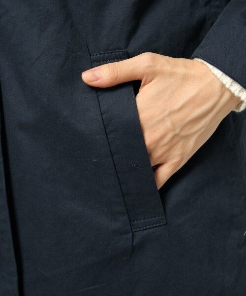 LOWRYS FARM（ローリーズファーム）の「ステンカラーコート（ジャケット/アウター・レディース・ベージュ/ネイビー・Ｍ/Ｌ）」の10枚目の写真