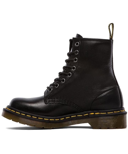Dr. Martens（ドクターマーチン）の「Dr. Martens Iconic 8 Eye Boot（ブーツ・レディース・Black・10/9/8）」の2枚目の写真