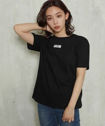 テープロゴTシャツ