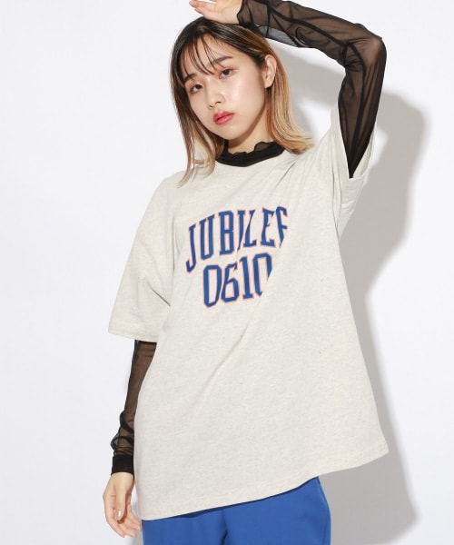 PAGEBOY（ページボーイ）の「【PAGEBOYLIM】VTAコラボカレッジロゴＴ（トップス・レディース・オートミール/杢グレー/オレンジ/グリーン・M, L）」の5枚目の写真