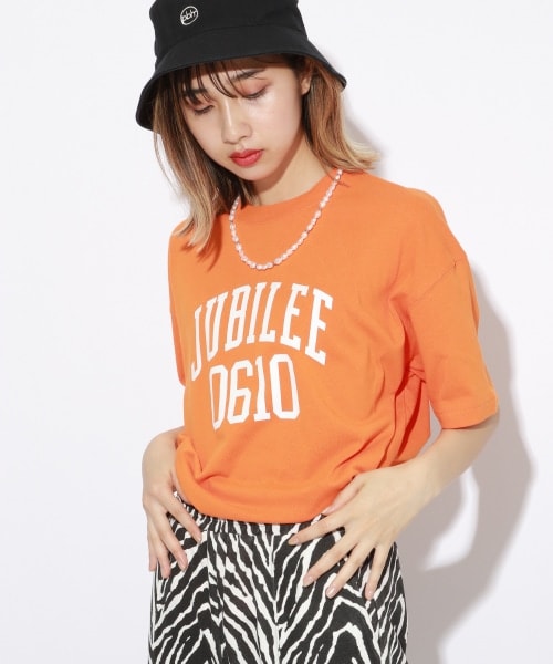 PAGEBOY（ページボーイ）の「【PAGEBOYLIM】VTAコラボカレッジロゴＴ（トップス・レディース・オートミール/杢グレー/オレンジ/グリーン・M, L）」の4枚目の写真