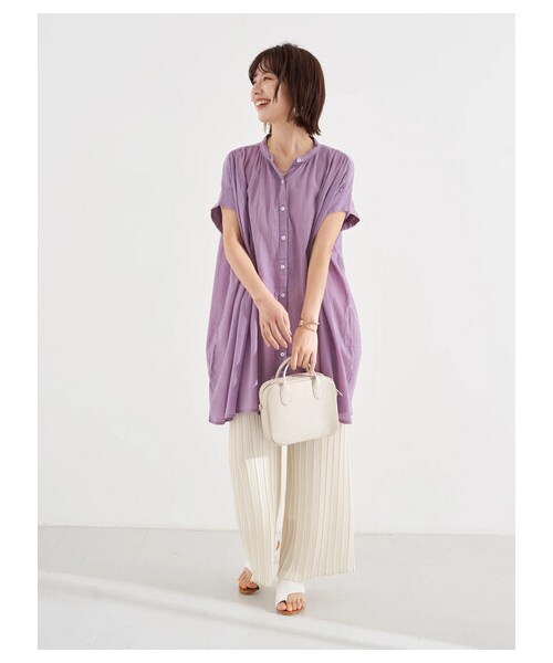 earth music&ecology（アースミュージックアンドエコロジー）の「ストレートプリーツパンツ（パンツ・アイボリー/ブラック/グレーベージュ/グリーン/ラベンダー/フラワー・F）」の14枚目の写真