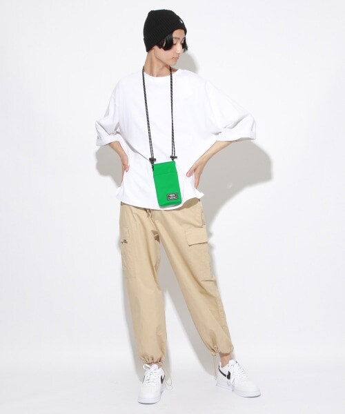 PAGEBOY（ページボーイ）の「スマホショルダーバック（バッグ・ブラック/グリーン・FREE）」の5枚目の写真