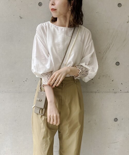 CAPRICIEUX LE'MAGE（カプリシューレマージュ）の「柄カフスステッチTブラウス（シャツ/ブラウス・レディース・ホワイト/ブラック・F）」の2枚目の写真