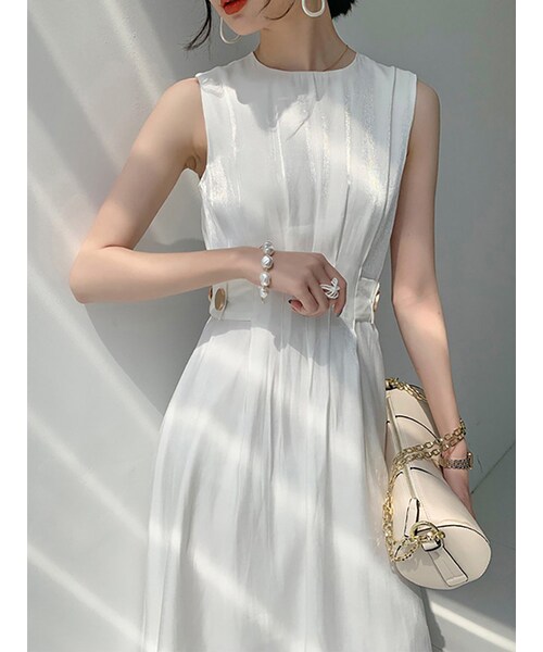 Cozyyoung（コージーヤング）の「【本店ワンピース売れ筋ランキング二位】2021春夏新作フレンチロマンティックサテンワンピース（ワンピース・レディース・ホワイト・S/M/L）」の3枚目の写真