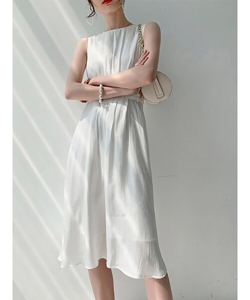 Cozyyoung（コージーヤング）の「【本店ワンピース売れ筋ランキング二位】2021春夏新作フレンチロマンティックサテンワンピース（ワンピース・レディース・ホワイト・S/M/L）」の4枚目の写真