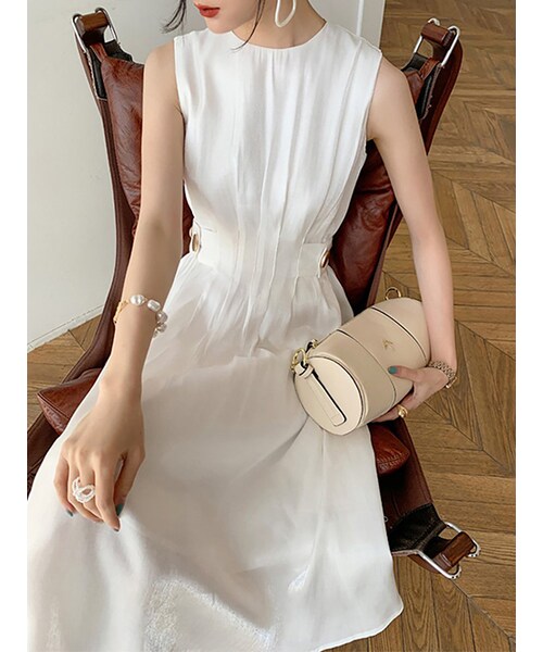 Cozyyoung（コージーヤング）の「【本店ワンピース売れ筋ランキング二位】2021春夏新作フレンチロマンティックサテンワンピース（ワンピース・レディース・ホワイト・S/M/L）」の7枚目の写真