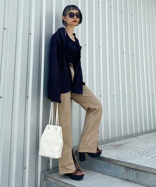 PAGEBOY(ページボーイ)の「【WEB先行予約】フロントスリットチノデニム(パンツ・レディース・チャコール/ベージュ/セピア・24inch(XSサイズ), 25inch(Sサイズ), 26inch(Mサイズ), 27inch(Lサイズ))」の11枚目の写真