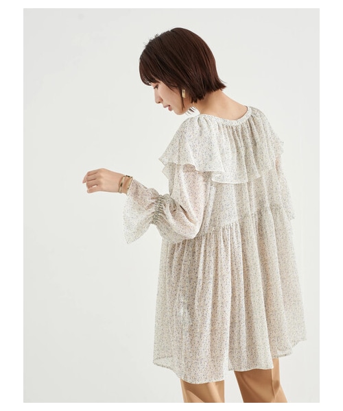 earth music&ecology（アースミュージックアンドエコロジー）の「前後2wayフリルカラーレースアップチュニック（ワンピース/ドレス・アイボリー/フラワーブラック/フラワー/フラワーサックス・F）」の5枚目の写真