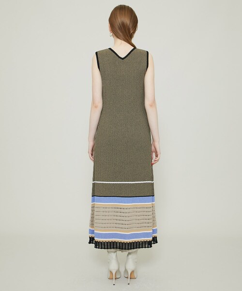 ぱるる murral ミューラル　ドレス MURRAL(ミューラル)｜Petal sleeve lace ドレス/ブラック の通販