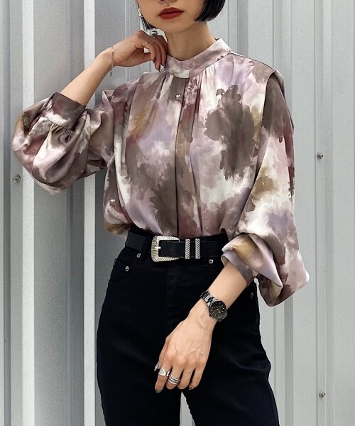 PAGEBOY（ページボーイ）の「【ポイント20％還元対象】【WEB先行予約】マーブルアートハイネックブラウス（トップス・レディース・モノトーン/キャラメル・F）」の7枚目の写真