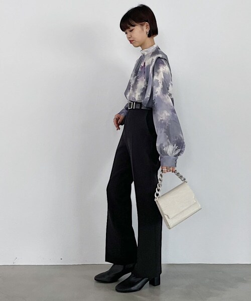 PAGEBOY（ページボーイ）の「【ポイント20％還元対象】【WEB先行予約】マーブルアートハイネックブラウス（トップス・レディース・モノトーン/キャラメル・F）」の6枚目の写真