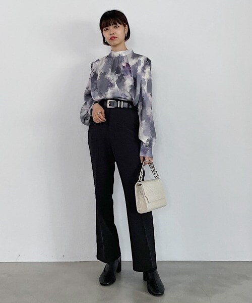 PAGEBOY（ページボーイ）の「【ポイント20％還元対象】【WEB先行予約】マーブルアートハイネックブラウス（トップス・レディース・モノトーン/キャラメル・F）」の5枚目の写真