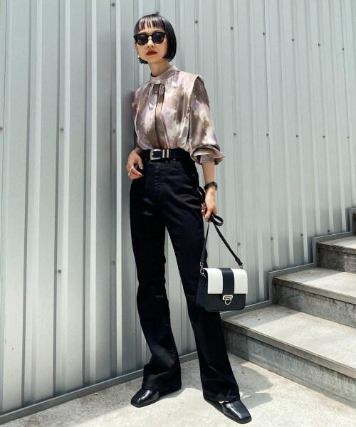 PAGEBOY（ページボーイ）の「【ポイント20％還元対象】【WEB先行予約】マーブルアートハイネックブラウス（トップス・レディース・モノトーン/キャラメル・F）」の10枚目の写真