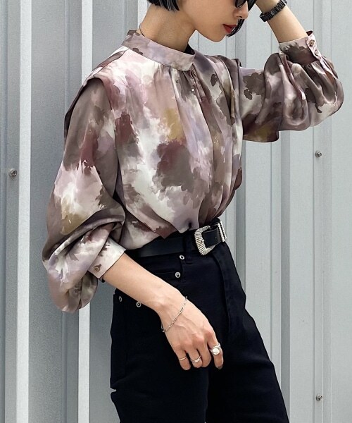 PAGEBOY（ページボーイ）の「【ポイント20％還元対象】【WEB先行予約】マーブルアートハイネックブラウス（トップス・レディース・モノトーン/キャラメル・F）」の8枚目の写真