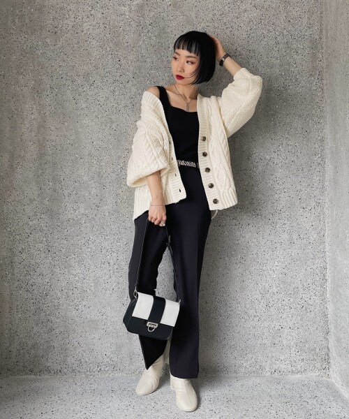 PAGEBOY（ページボーイ）の「【ポイント20％還元対象】【WEB先行予約】バイカラースクエアショルダー（バッグ・レディース・ホワイト×ブラック/ブラック×マンゴーナッツ・ONE SIZE）」の3枚目の写真