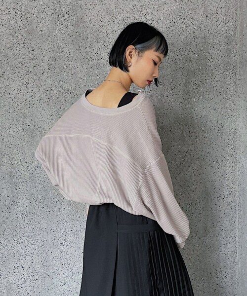 PAGEBOY（ページボーイ）の「スリットVネックロングスリーブ