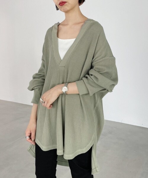 PAGEBOY（ページボーイ）の「スリットVネックロングスリーブ（）」 - WEAR