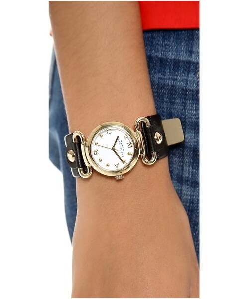 Marc by Marc Jacobs(マークバイマークジェイコブス)の「Marc by Marc Jacobs Molly Watch(アナログ腕時計・レディース・Gold/Black・One Size)」の2枚目の写真