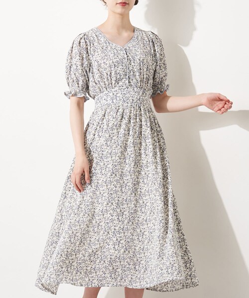 OLIVE des OLIVE（オリーブデオリーブ）の「配色パイピングVネックワンピース（ワンピース・レディース・オフホワイト/サックスブルー/ブルー/アイボリー・FREE）」の2枚目の写真