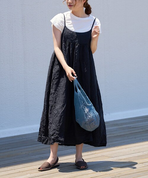 PUAL CE CIN（ピュアルセシン）の「麻キャンバスクリンクルキャミワンピース（ワンピース・レディース・ライトベージュ/ベージュ/グレー/ブラック・FREE）」の2枚目の写真