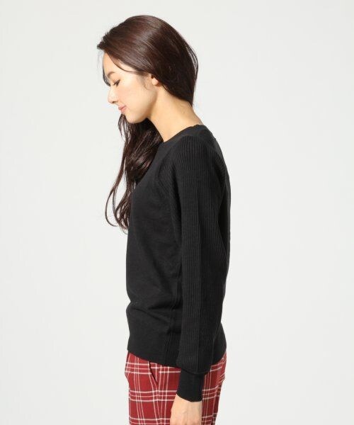 LEPSIM（レプシィム）の「【保温機能アイテム】１２Ｇソデリブクループルオーバー（トップス・レディース・ブラック/エンジ/ベージュ・Ｍ/Ｌ）」の4枚目の写真