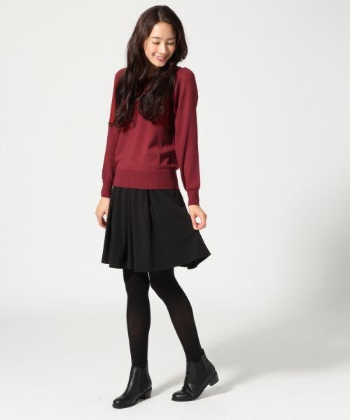 LEPSIM（レプシィム）の「【保温機能アイテム】１２Ｇソデリブクループルオーバー（トップス・レディース・ブラック/エンジ/ベージュ・Ｍ/Ｌ）」の8枚目の写真