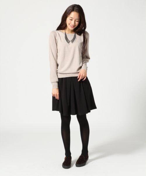 LEPSIM（レプシィム）の「【保温機能アイテム】１２Ｇソデリブクループルオーバー（トップス・レディース・ブラック/エンジ/ベージュ・Ｍ/Ｌ）」の7枚目の写真