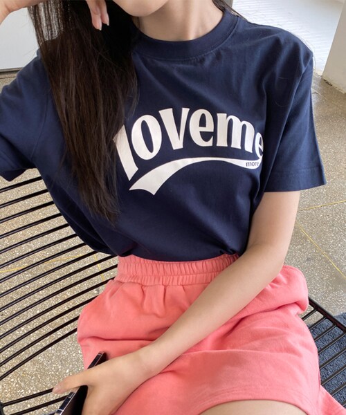 imvely（-）の「[ラブミーモア]フラグロゴ半袖Tシャツ（Tシャツ/カットソー・レディース・그레이・FREE）」の2枚目の写真