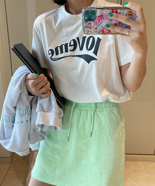 imvely（-）の「[ラブミーモア]フラグロゴ半袖Tシャツ（Tシャツ/カットソー・レディース・그레이・FREE）」の4枚目の写真