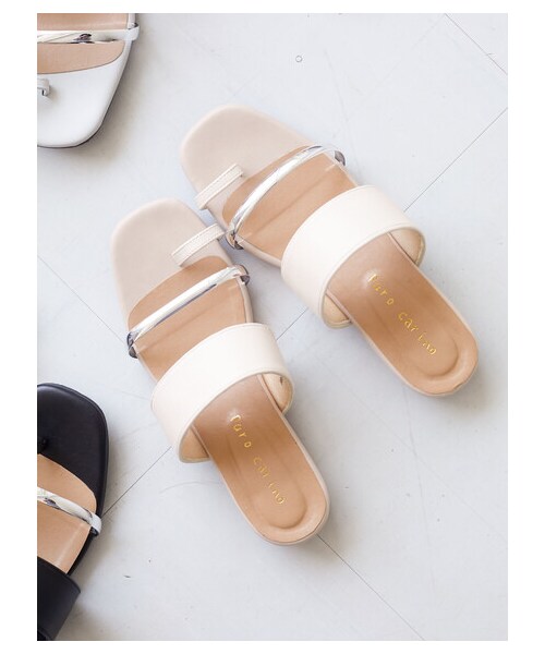 Green　Parks（グリーンパークス）の「・メタリックアクセントサンダル（シューズ・アイボリー/ブラック/グレーベージュ/パイソン・M/L）」の11枚目の写真