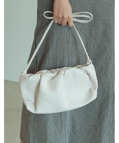 Re:EDIT（リエディ）の「ギャザーショルダーバッグ（バッグ・レディース・ブラック/ホワイト/グリーン・フリーサイズ）」の6枚目の写真