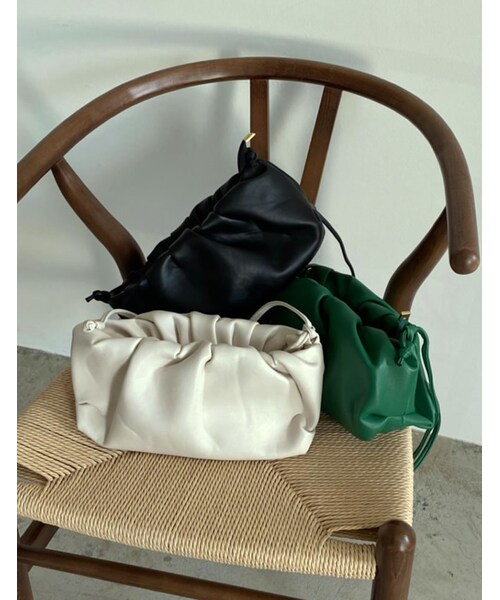 Re:EDIT（リエディ）の「ギャザーショルダーバッグ（バッグ・レディース・ブラック/ホワイト/グリーン・フリーサイズ）」の2枚目の写真