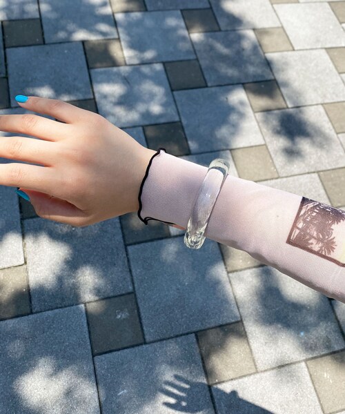 Lattice（Lattice）の「アクリルプレーンバングル（ブレスレット・レディース・ベージュ/その他・0）」の2枚目の写真