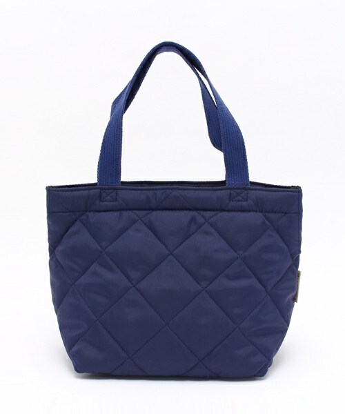 Traditional Weatherwear（トラディショナルウェザーウェア）の「Traditional Weatherwear キルティングナイロントート（トートバッグ・レディース・ブラック/ネイビー/グリーン/ブルー系その他・FREE）」の6枚目の写真
