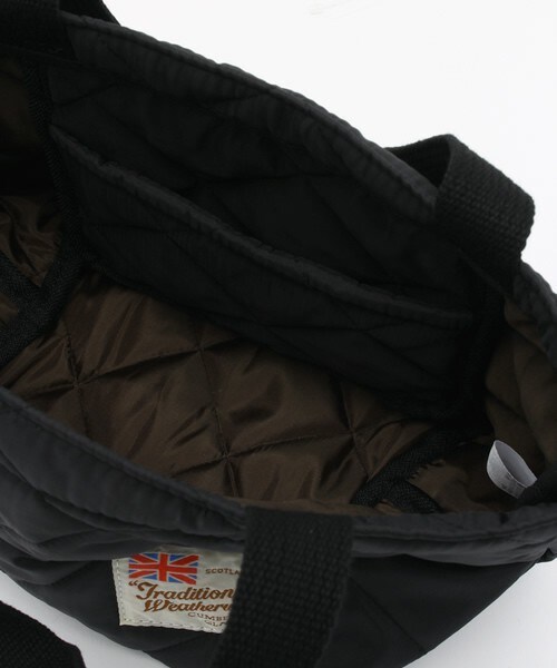 Traditional Weatherwear（トラディショナルウェザーウェア）の「Traditional Weatherwear キルティングナイロントート（トートバッグ・レディース・ブラック/ネイビー/グリーン/ブルー系その他・FREE）」の14枚目の写真