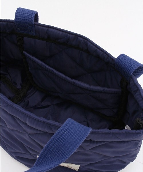 Traditional Weatherwear（トラディショナルウェザーウェア）の「Traditional Weatherwear キルティングナイロントート（トートバッグ・レディース・ブラック/ネイビー/グリーン/ブルー系その他・FREE）」の10枚目の写真