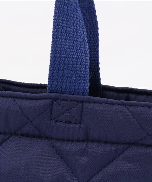 Traditional Weatherwear（トラディショナルウェザーウェア）の「Traditional Weatherwear キルティングナイロントート（トートバッグ・レディース・ブラック/ネイビー/グリーン/ブルー系その他・FREE）」の7枚目の写真
