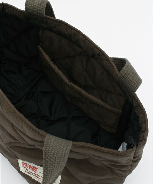 Traditional Weatherwear（トラディショナルウェザーウェア）の「Traditional Weatherwear キルティングナイロントート（トートバッグ・レディース・ブラック/ネイビー/グリーン/ブルー系その他・FREE）」の13枚目の写真