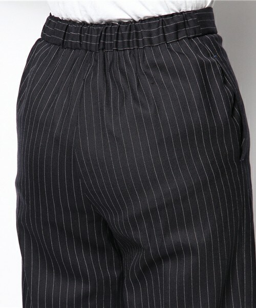 MID by MIDWEST（ミッド バイ ミッドウエスト）の「MIDbyMIDWEST　クロップドワイドパンツ（その他パンツ・レディース・ネイビー・1/2）」の6枚目の写真