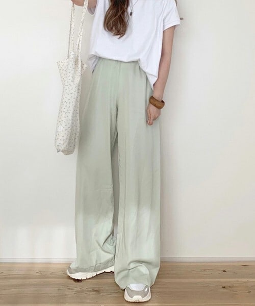 chocomee（チョコミー）の「リラックスワイドパンツ（その他パンツ・レディース・ホワイト/グリーン・FREE）」の2枚目の写真