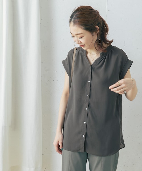 【WEB限定】シャーリングスキッパーブラウス